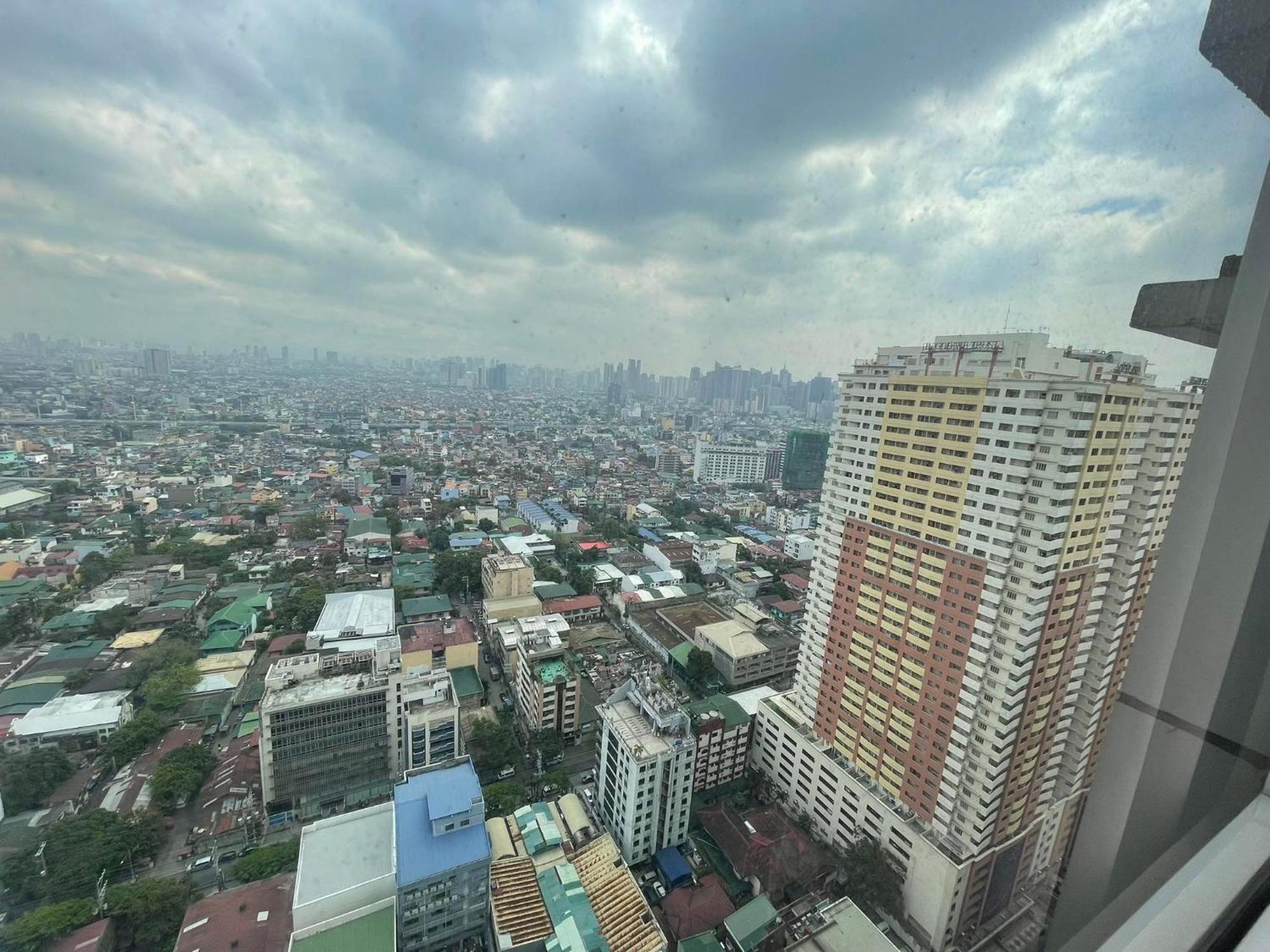 Green Residences Stays By Pbyy Manila Bagian luar foto